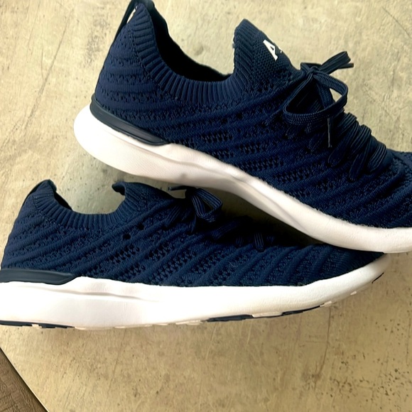 APL Nearly New Midnight/ White Techloom Breeze Running Shoes Size 6.  Worn Once! - Picture 6 of 6
